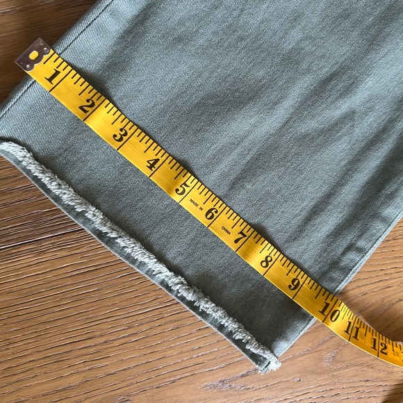 DEMOCRACY 'Ab'Solution Frayed Itty Bitty Flare Jeans - Picture 6 of 13